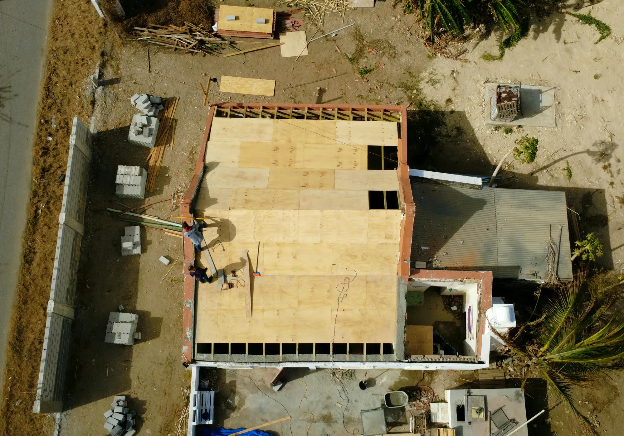 Full Roof Construction project by Optimo Roofing in Aruba